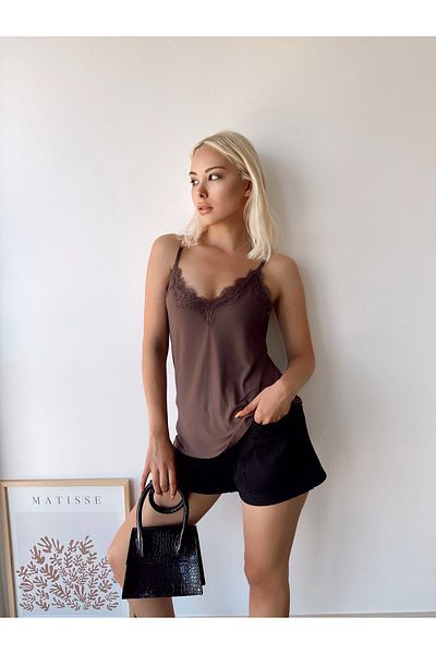 Bonne Maison Γυναικεία Μπλούζα με Δαντελένια Σχοινί Σκούρο Καφέ