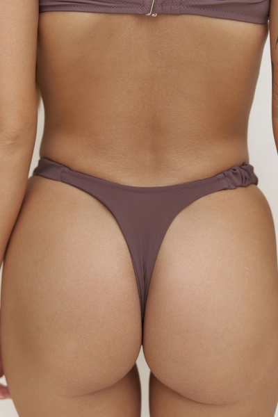 BOHEMAİ Zahira Yan Büzgü Detaylı Brezilyan Kahve Bikini Altı