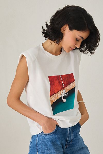 Amia&Co. Ecru Printed Crew Neck Sleeveless Padded T-Shirt