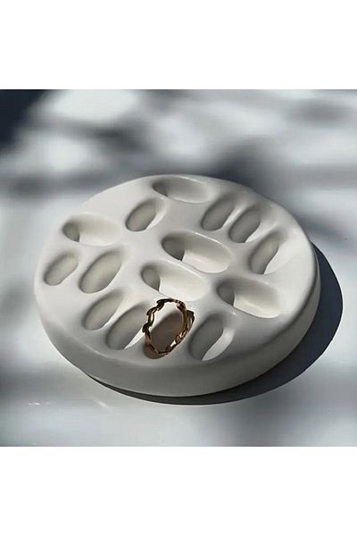 Le Majeur Decorative Ring Holder Organizer, Ring Stand