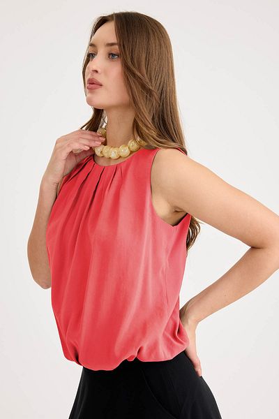 Vitrin Pleated Front Zero Sleeve Skirt Hem Elastic Blouse