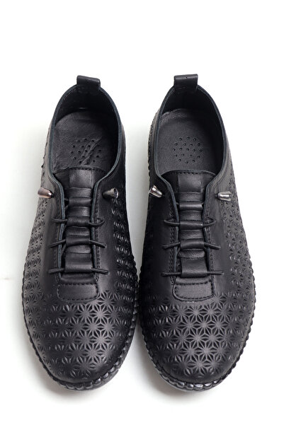 StWenn Genuine Leather Perforated Flower Patterned Comfortable Daily Shoes