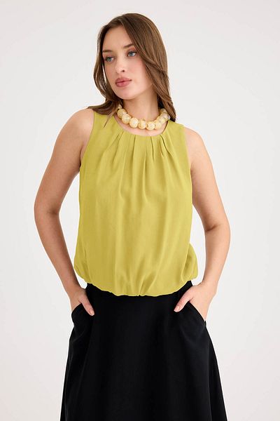 Vitrin Pleated Front Zero Sleeve Skirt Hem Elastic Blouse