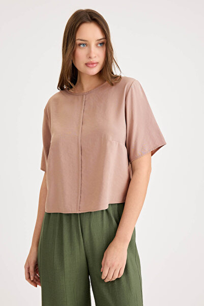 Vitrin Round Neck Short Sleeve Crop Blouse