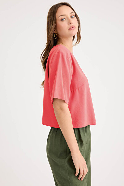 Vitrin Round Neck Short Sleeve Crop Blouse