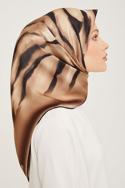 Armine Σειρά Nostalgia Twill Silk Scarf 9020d-02 Zebra Pattern Milky Brown-μαύρο