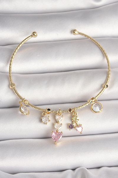 Celira Brass Gold Color Hanging Zircon Stone Heart Figure Pink Heart Detail Charm Women's Bracelet