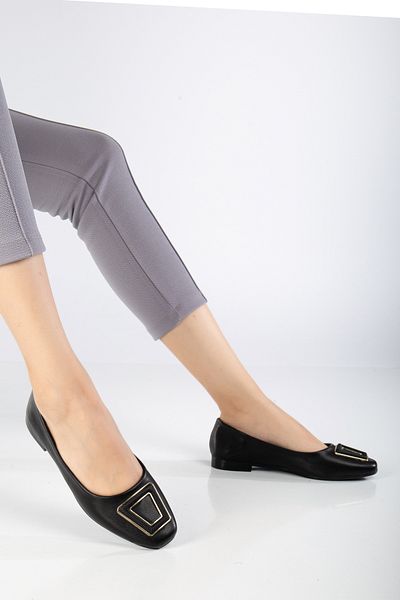 Tonny Black Women's Black Oval Toe Ballerinas with Buckle Detail on the Front