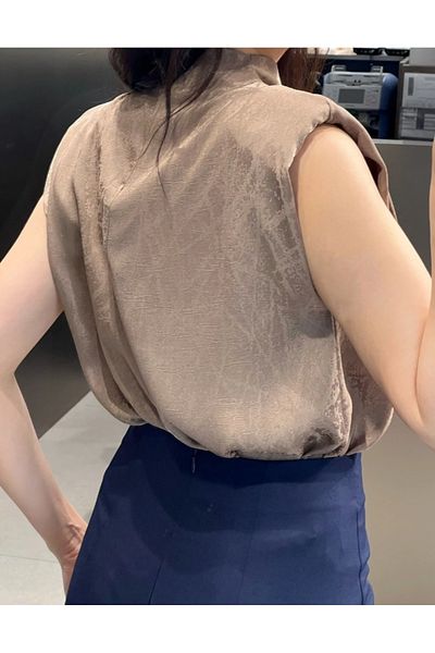 Butik Beyza Shoulder Pleated Padded Hidden Zipper Detail Patterned Blouse