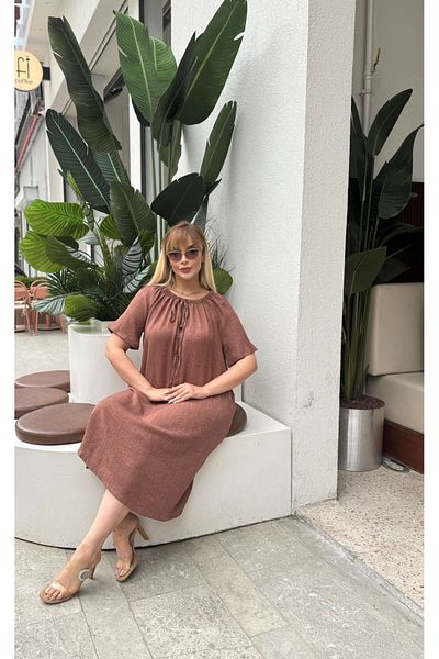 Butik Nilyam Γυναικείο λινό φόρεμα Sofia με κοντό μανίκι με λαιμόκοψη σε μεγάλο μέγεθος 24780