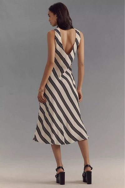 Butik V Back Low-Cut Horizontal Line Detail Casual Dress