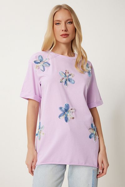 Happiness İstanbul Damen-T-Shirt mit Blumenstickerei und Schlitz in Flieder MP00034