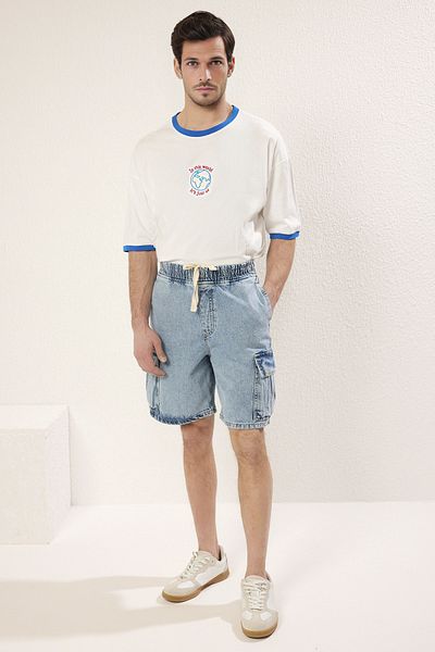 Kolekcia Trendyol Modré džínsové šortky Regular Fit Cargo Pocket a Bermudy TMNSS24SR00012