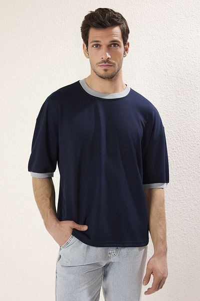 Trendyol Collection Μπλουζάκι με απαλή υφή Navy Interlocking - Τετράγωνη κοπή Box Fit TMNSS25TS00078