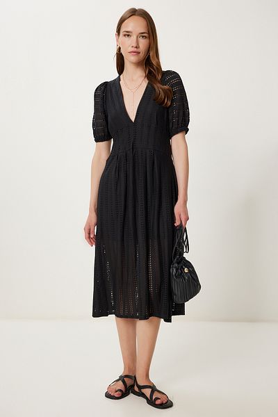 Happiness İstanbul Women's Black Openwork Summer Midi Knitted Dress Tp00050