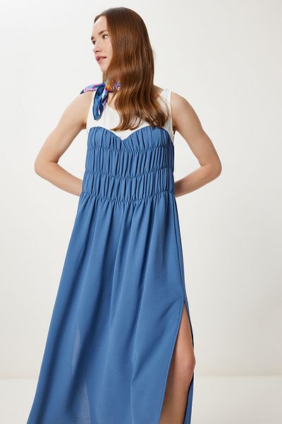Happiness İstanbul Women's Cobalt Blue Contrast Color Flounced Midi Ayrobin Dress Tp00063