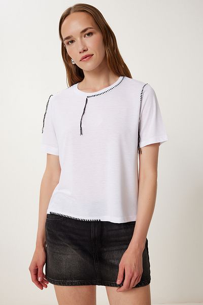Happiness İstanbul Women's White Contrast Stitching Detailed Knitted T-Shirt Tp00087
