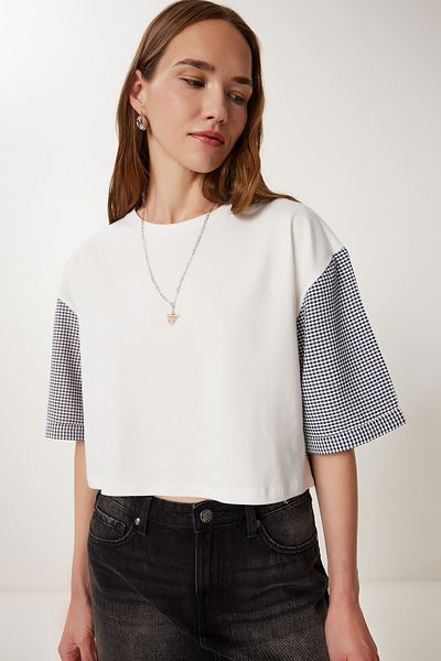 Happiness İstanbul Women's White Black Checkered Knitted Crop T-Shirt Tp00088