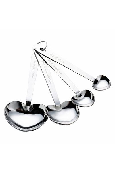 PUFO Set de 4 lingurițe metalice de diferite dimensiuni pentru măsurarea ingredientelor, condimentelor, în formă de inimă, argintii
