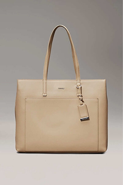 Calvin Klein Kadın Ck Must Medium Shopper Omuz Çantası - Bej