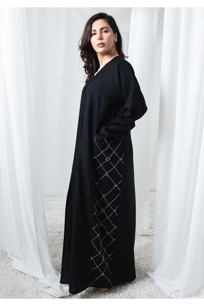 Msquare Fashion Classic Black Embroidered Pocket Abaya – Side Panel Elegance