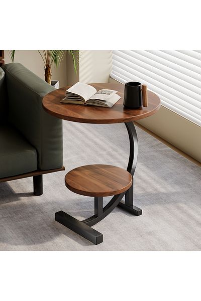 Un Stylish and practical side table with a modern and attractive design
