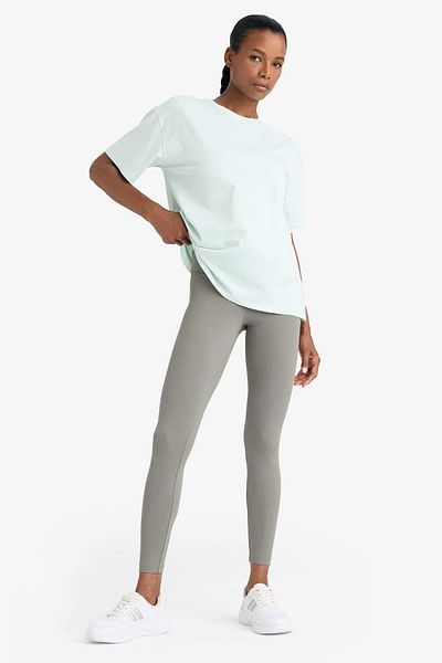 DeFacto Fit Comfort Fit Crew Neck Basic Solid Sportsman κοντομάνικο μπλουζάκι E3494ax25sm