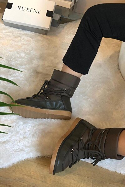 RUXENE EMİLY BAĞCIKLI DERİ DETAYLI PARAŞÜT KUMAŞ KAR BOTU