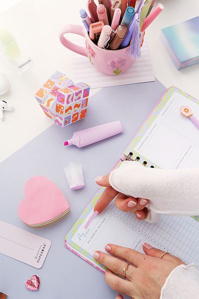 PAPERORA A5 Spiral - Αδιάστατο έγχρωμο Planner με Σελίδες Προτροπής Ατζέντας, Ροζ Λεοπάρ