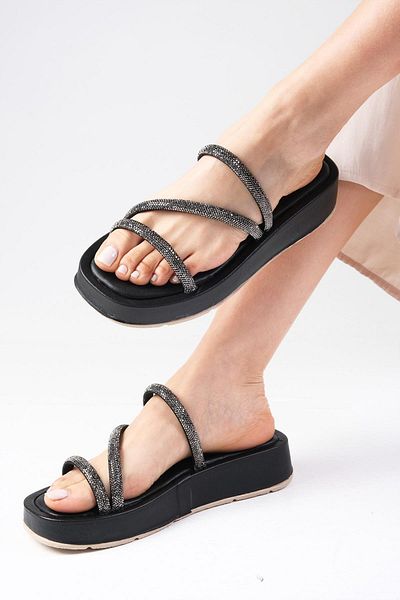 Mio Gusto Palmira Black Color Blunt Toe Inflatable Banded Women's Flat Slippers