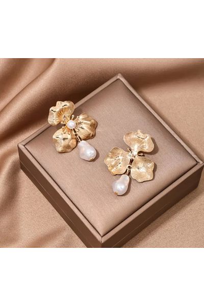 SE Jewellery Collection Selin Ersoy Gold Colored Flower Form Pearl Earrings
