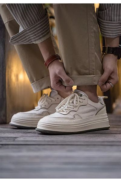 Lost Laces White Wolf Light Sneakers