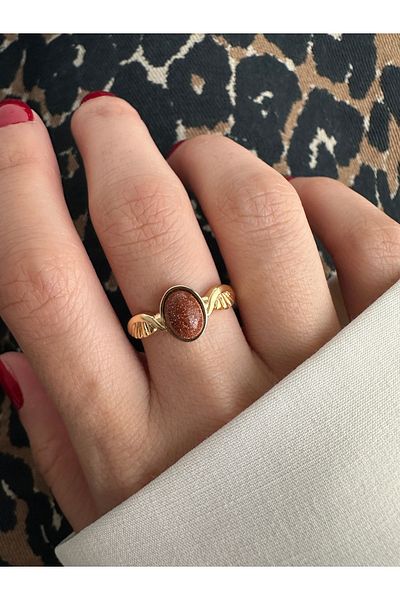 ringbox Brown Oval Stone Wing Ring