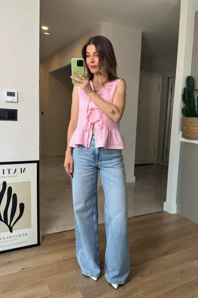 Sue Store Αμάνικη μουσελίνα μπλούζα σε σκόνη ροζ με δέσιμο μπροστά