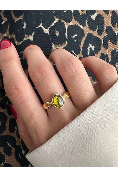 ringbox Green Oval Stone Wing Ring