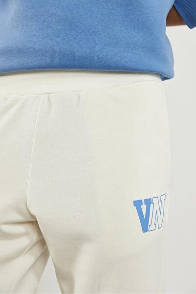 VENA Men's Elastic Leg Ivory Logo Printed Sweatpants