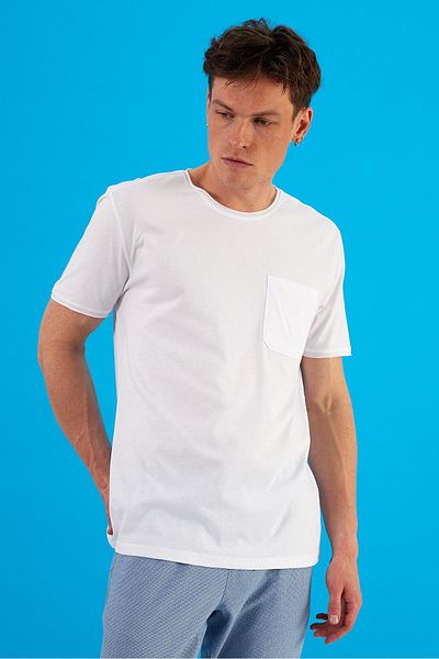 VENA Men's White Basic T-Shirt - Simon, Crew Neck and Pocket Detail