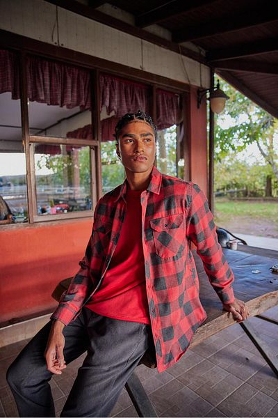 VENA Men's Regular Fit Red Plaid Flannel Shirt