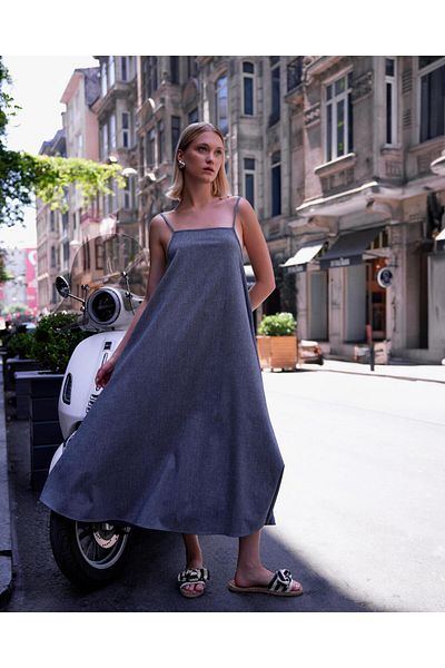 VENA Φόρεμα Felix Navy Blue Linen - Βασικό μοντέλο με λεπτές τιράντες
