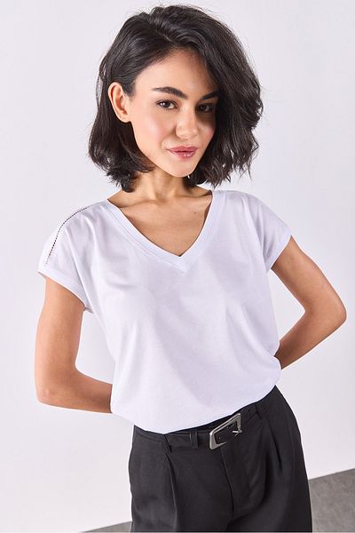 VENA Khloe V-Neck Regular Fit Lace Detailed Modal T-Shirt(Tencel)(Tm) - White