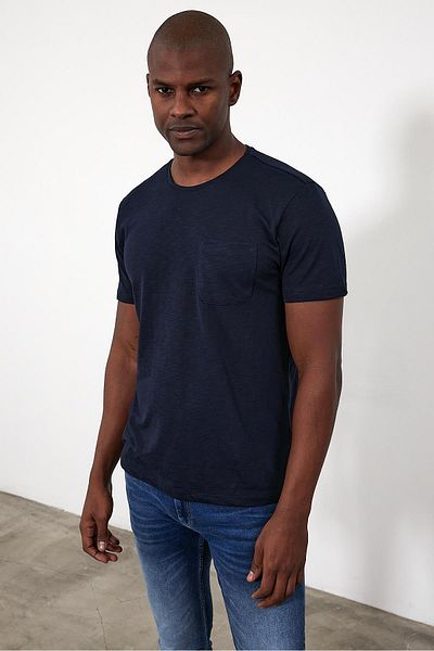 VENA Μπλουζάκι Stewart Crew Neck με λεπτομέρεια τσέπης με κανονική εφαρμογή - Navy Blue