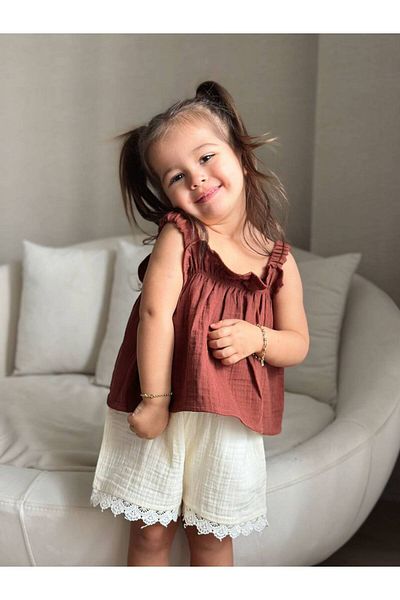 Sipsirin Girl's Linen Look Tile Blouse & Lace Detailed Ecru Shorts Set (2-7 Years)