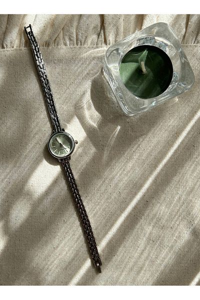 QUARTZ Minimal Metal Band Women's Wristwatch Silver Color
