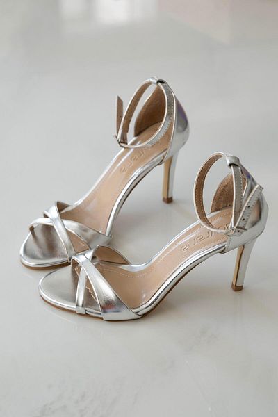 sovrana High Heels - Silver Metallic with Cross Straps
