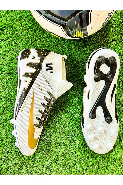 ClassyMen Boys' Threaded White Crampon Carpet Field Football Sports Shoes with Flexible Throat Socks