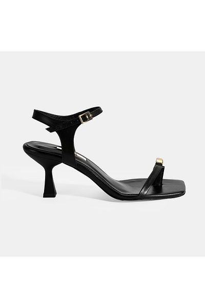 Desa Women's Black Metal Accessory Flip Flops Heeled Shoes