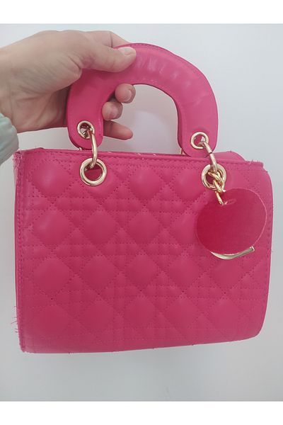 Store حقيبة يد نسائية متوسطة الحجم حقيبة نسائية بحزام مع إكسسوارات معدنية