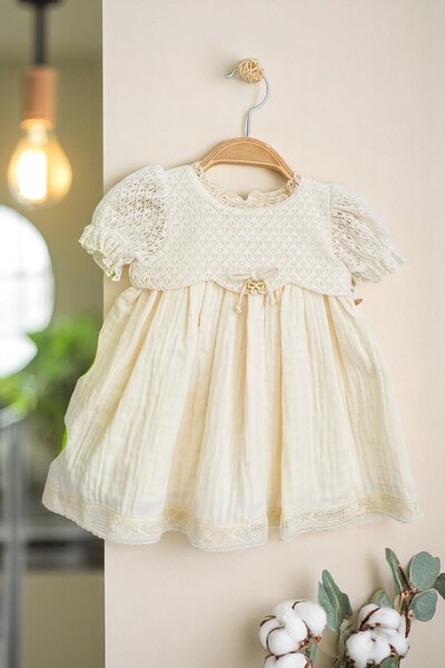 NoyNoy Baby %100 Pamuklu Müslin Kumaş Dantel Detaylı Çocuk/Bebek Elbise