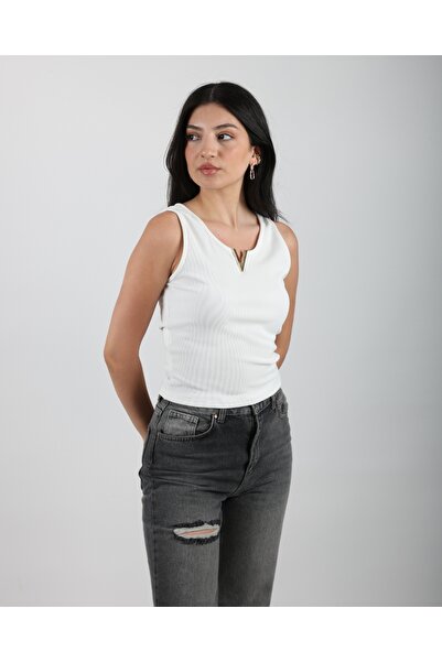 deqfashion Kadın Beyaz V Yaka Aksesuarlı Fitilli Askılı Atlet