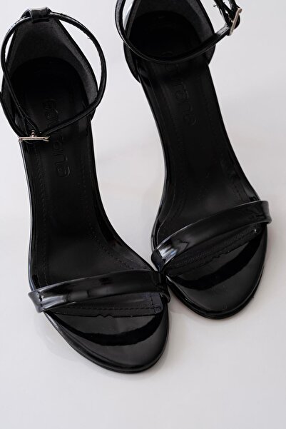 sovrana Black Patent Leather Single Strap Heeled Shoes